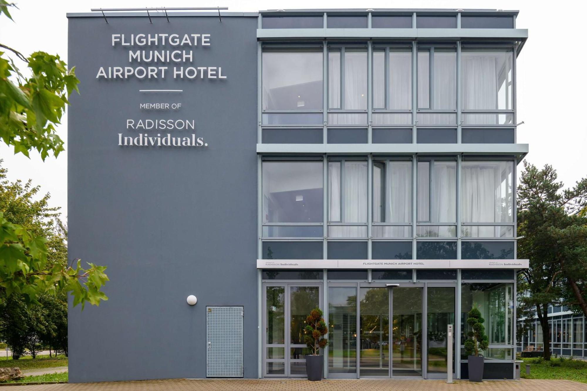 Flightgate Munich Airport Hotel, A Member Of Radisson Individuals Халбергмос Екстериор снимка