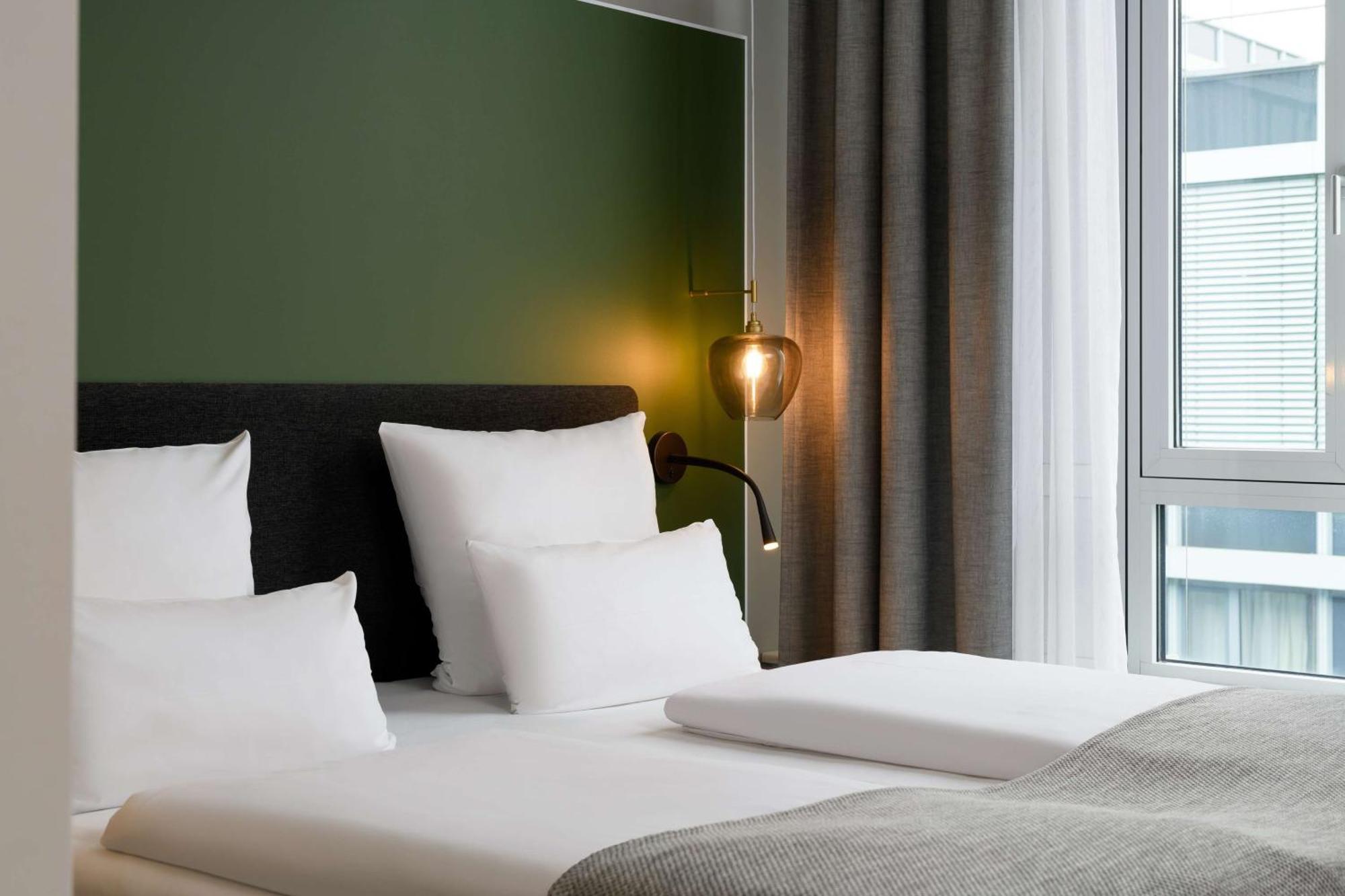 Flightgate Munich Airport Hotel, A Member Of Radisson Individuals Халбергмос Екстериор снимка
