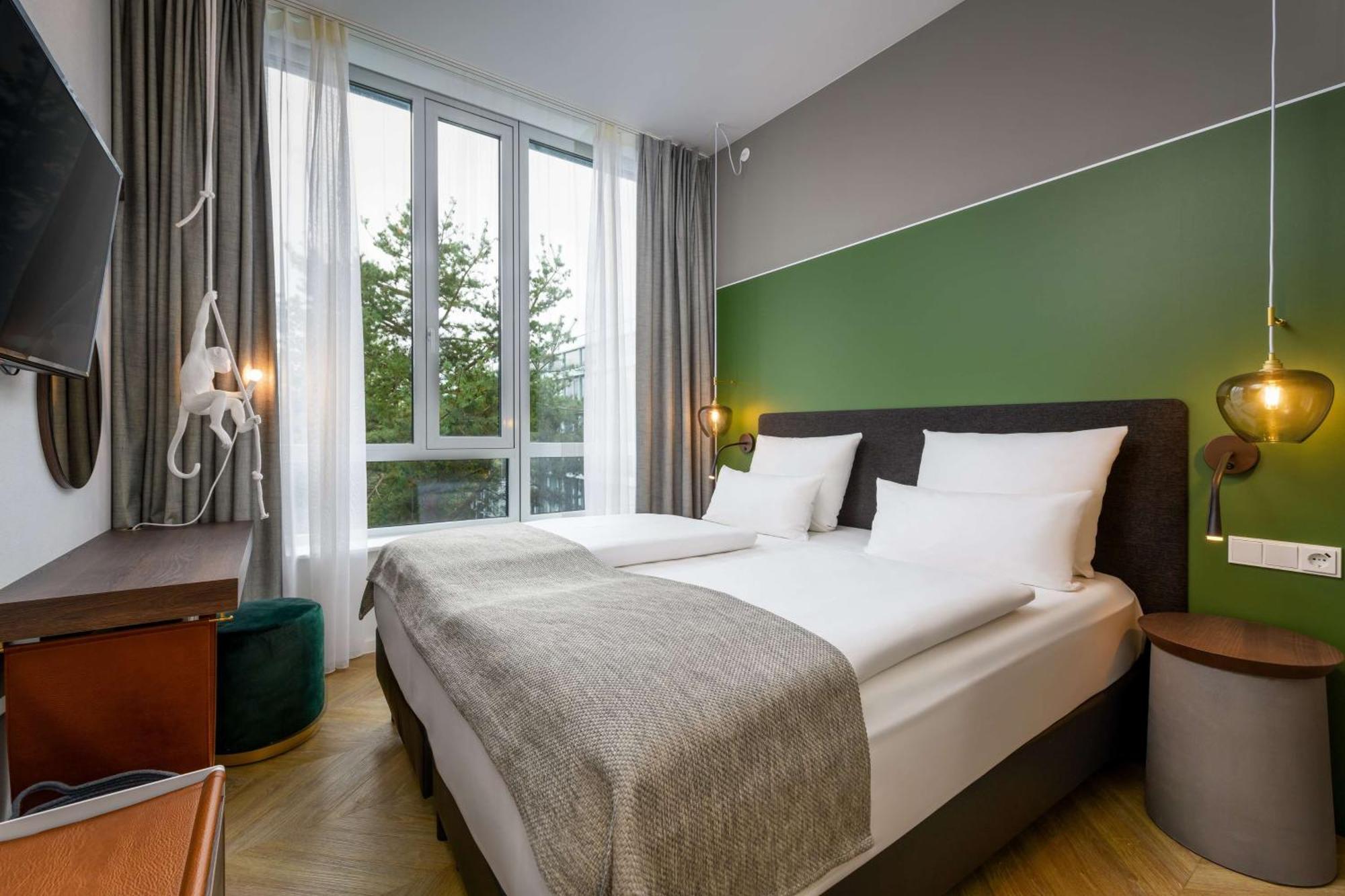 Flightgate Munich Airport Hotel, A Member Of Radisson Individuals Халбергмос Екстериор снимка