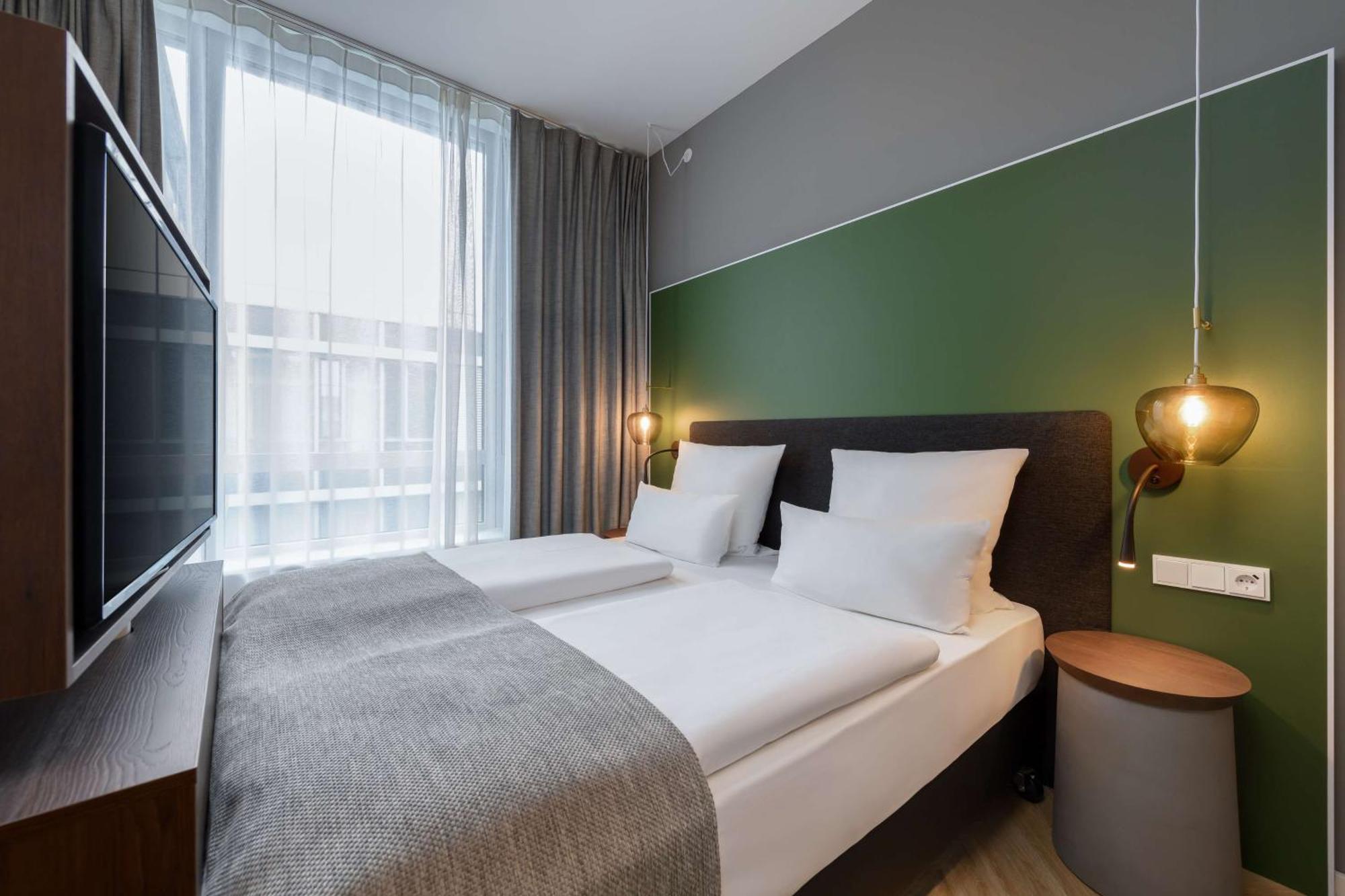 Flightgate Munich Airport Hotel, A Member Of Radisson Individuals Халбергмос Екстериор снимка